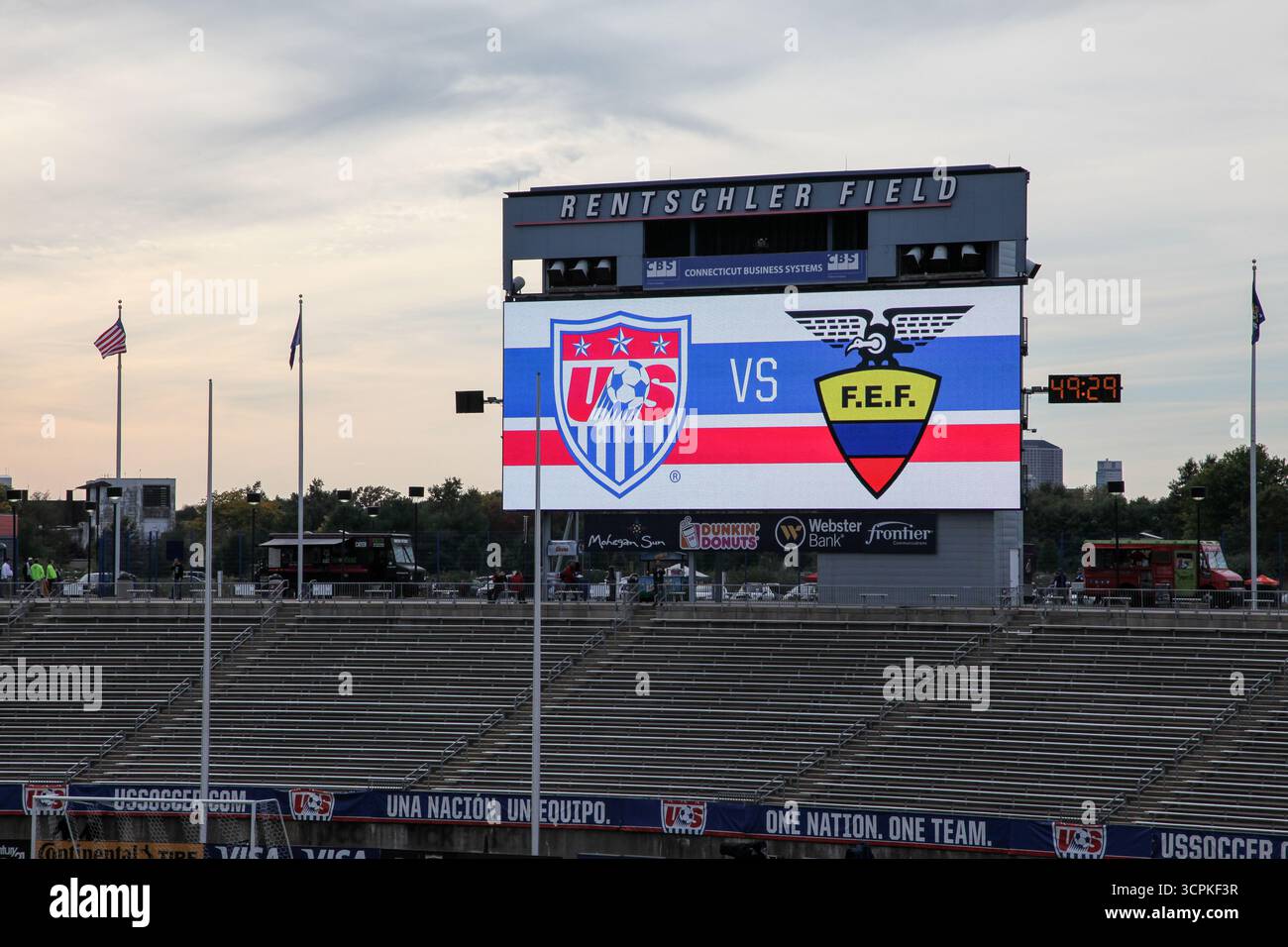 HARTFORD, CT, USA - 10. OKTOBER 2014: Leeres Rentschler Field Stadion zwischen US Men`s National Team gegen Ecuador Stockfoto